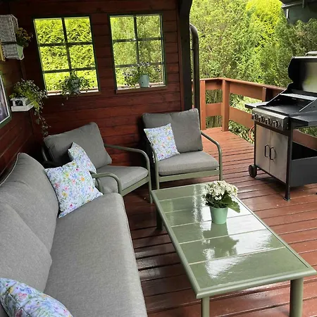 Hébergement de vacances Dom Zielarki Z Widokiem Na Jezioro, Sauna, Balia Żuromin