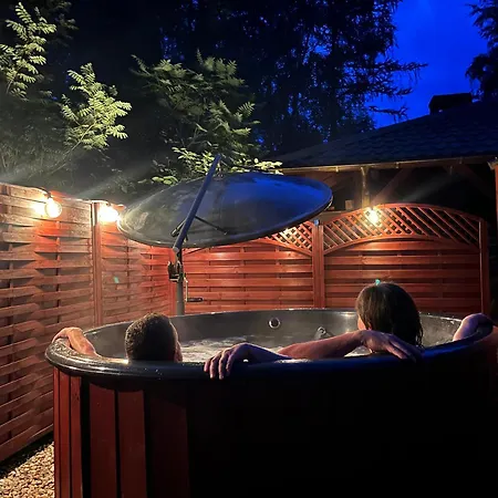 Hébergement de vacances Dom Zielarki Z Widokiem Na Jezioro, Sauna, Balia Żuromin